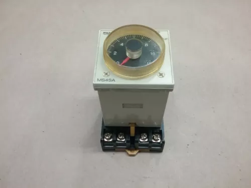 FUJI SUPER TIMER MS4SA-AP NO B99C MS4SA WITH BASE OMRON P2CF-08 #22F55