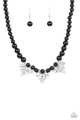 paparazzi jewelry Necklace Society Socialite Black