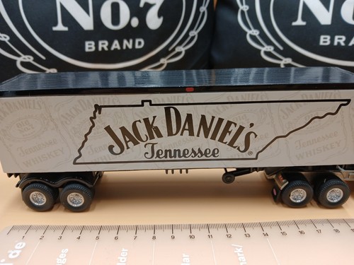 JACK DANIELS KENWORTH TRUCK & BONUS CUSHIONS - Picture 5 of 17