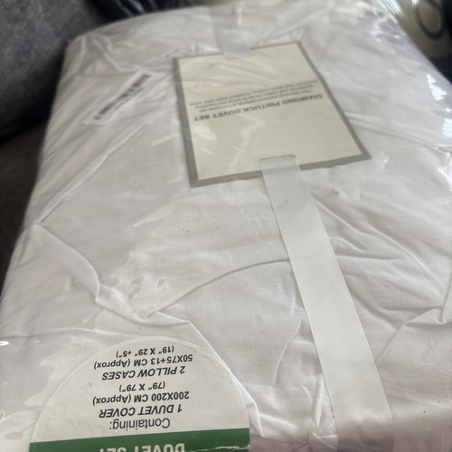Pintuck White Quilt Duvet Cover Bedding Set Double With Pillowcases - Picture 6 of 6