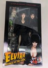 Elvira Model Unpleasent Dreams Mistress Of The Dark 40 Years NECA REEL TOYS 2021 — photo 5