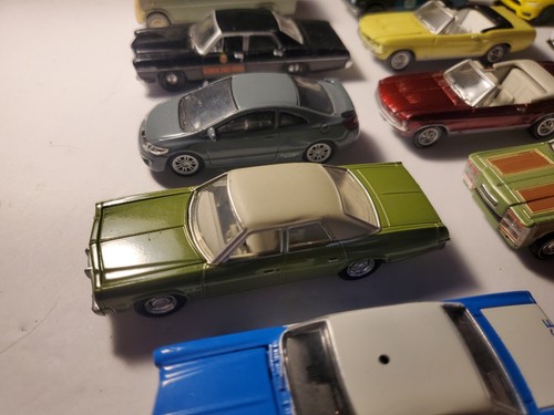 Premium Lot Of 32 Greenlight Cars Trucks Camper Tractor Junkyard Lot - Picture 8 of 24