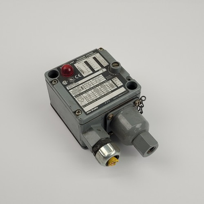 #ad Allen Bradley 836T T253J Pressure Control W Exposed Differential Screw USED $23.99