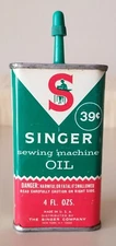 Vtg 1950's Singer Sewing Machine Oil 4oz Tin Metal Can w/Oil. [F5 44]