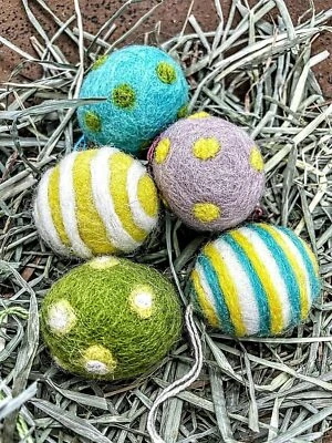 PRIMITIVE PINEAPPLE COLLECTION Primitive Folk Art Handmade Felted Wool Pastel Easter Egg Ornaments 5 pc