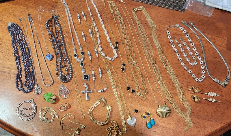 Vintage Jewelry Lot Most Signed All Wearable Monet, Napier, Avon, Sarah, Lia +