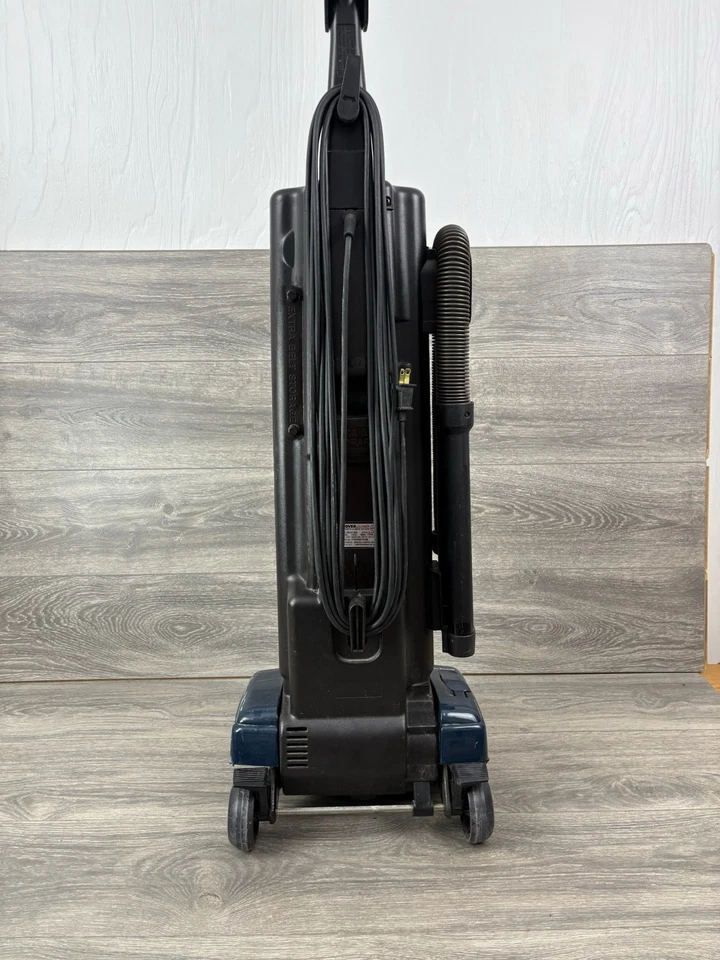 Vintage Hoover Power Drive Allergen Filtration Upright Vacuum Cleaner U6317-900 - Image 4 of 4