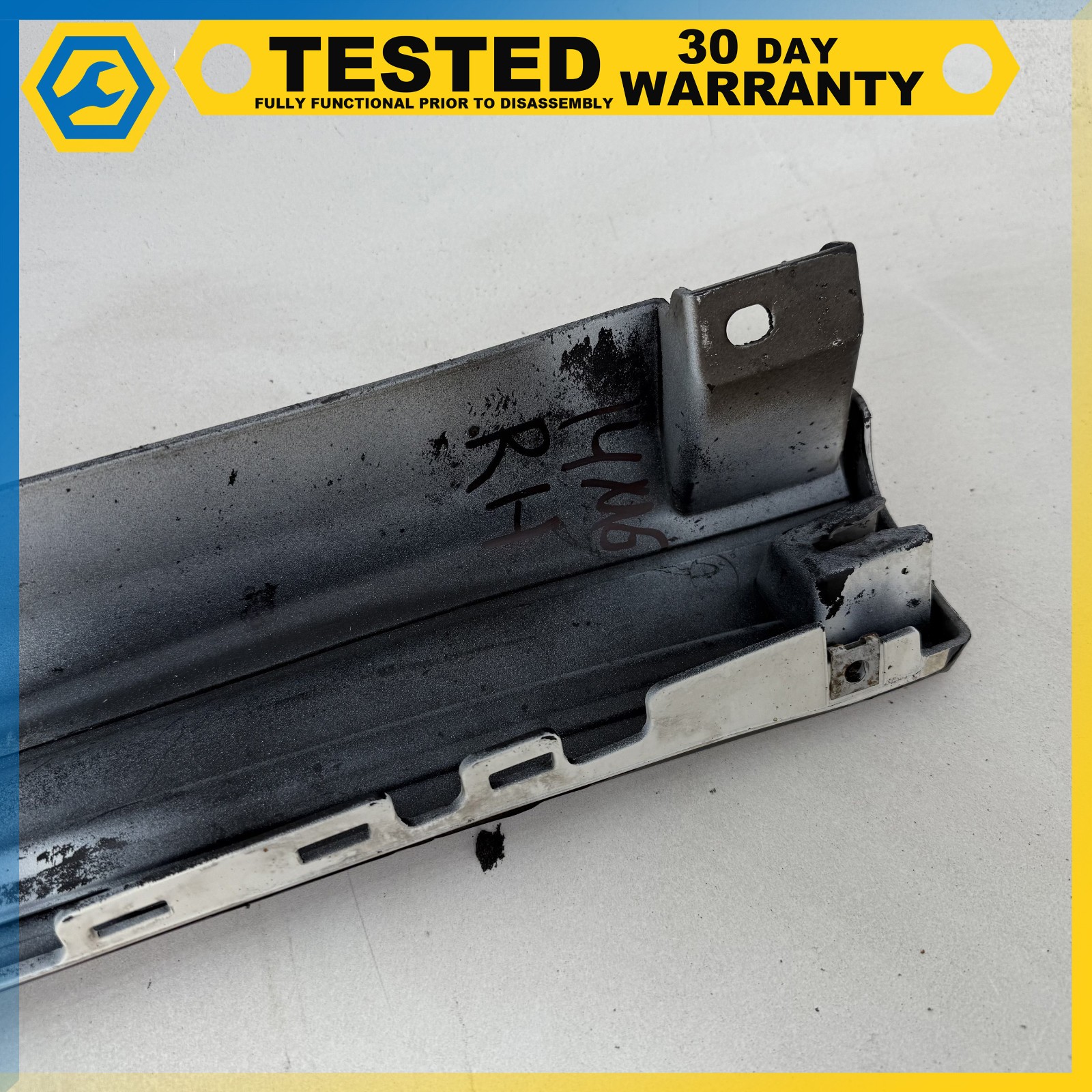 14-17 MASERATI GHIBLI RIGHT PASSENGER SIDE SKIRT ROCKER PANEL MOLDING OEM