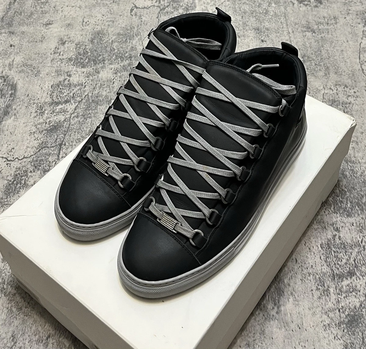 Preços baixos em Tênis Casual Balenciaga Arena para homens Com