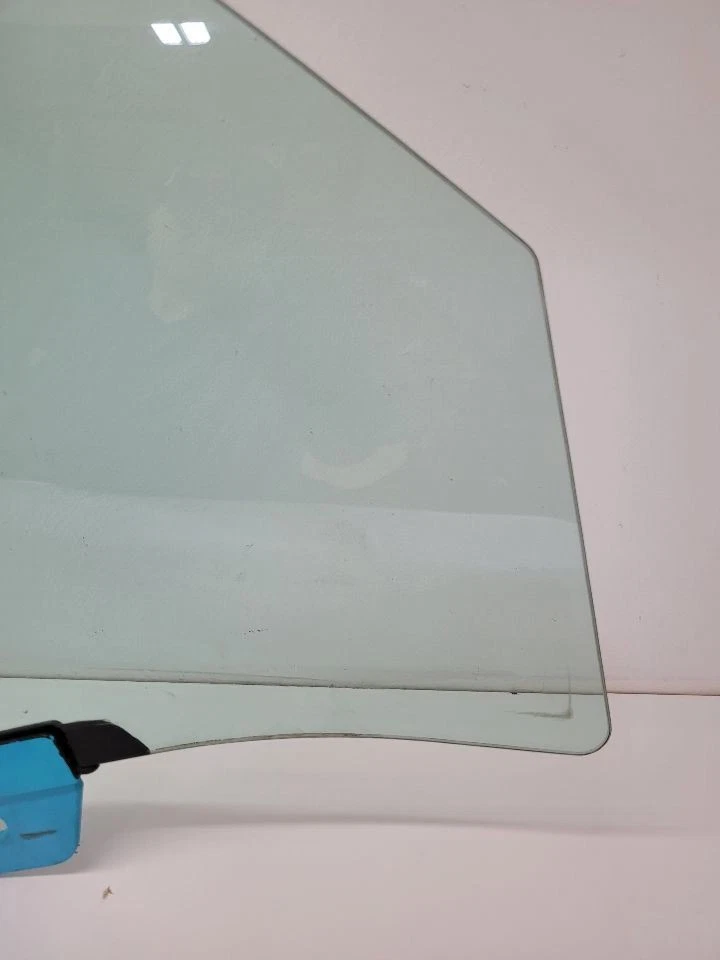 13-14 CHEVROLET MALIBU Passenger Front RH Door Glass Laminated Glass 22893156 Foto 3 de 4