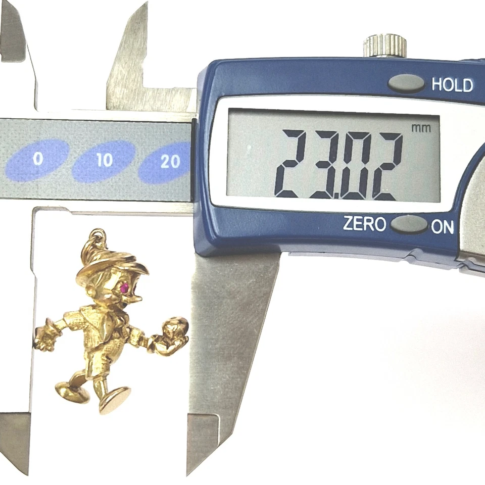 Colgante de oro de 9 quilates de Pinocho piedras rubí dije vintage con sello 28 mm de alto 6,7 g Foto 4 de 4