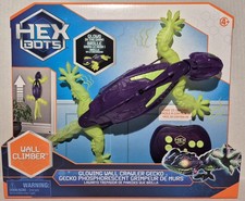 HEX BOTS Smart Gecko Wall Crawler Glow In The Dark Robot Remote Control