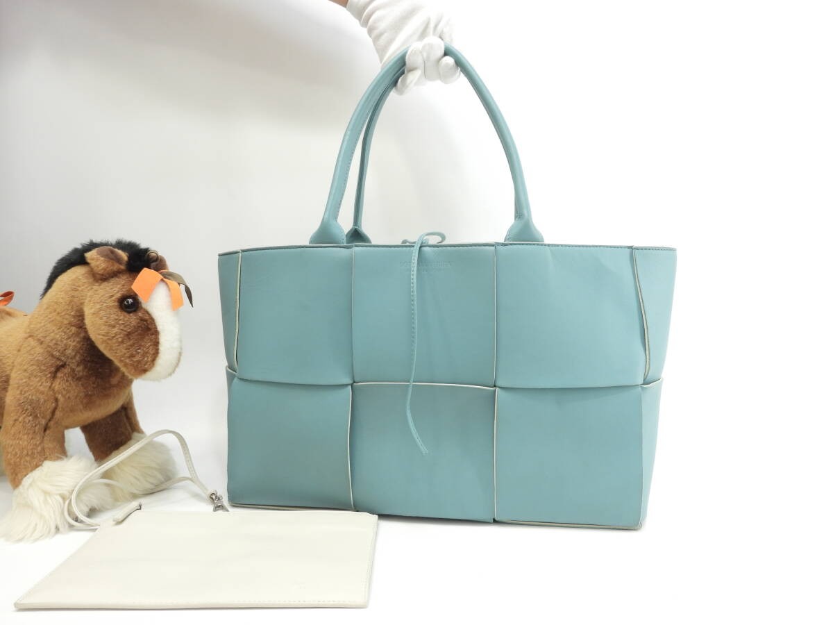 Bottega Veneta Medium Arco Tote Bag Light Blue Leather