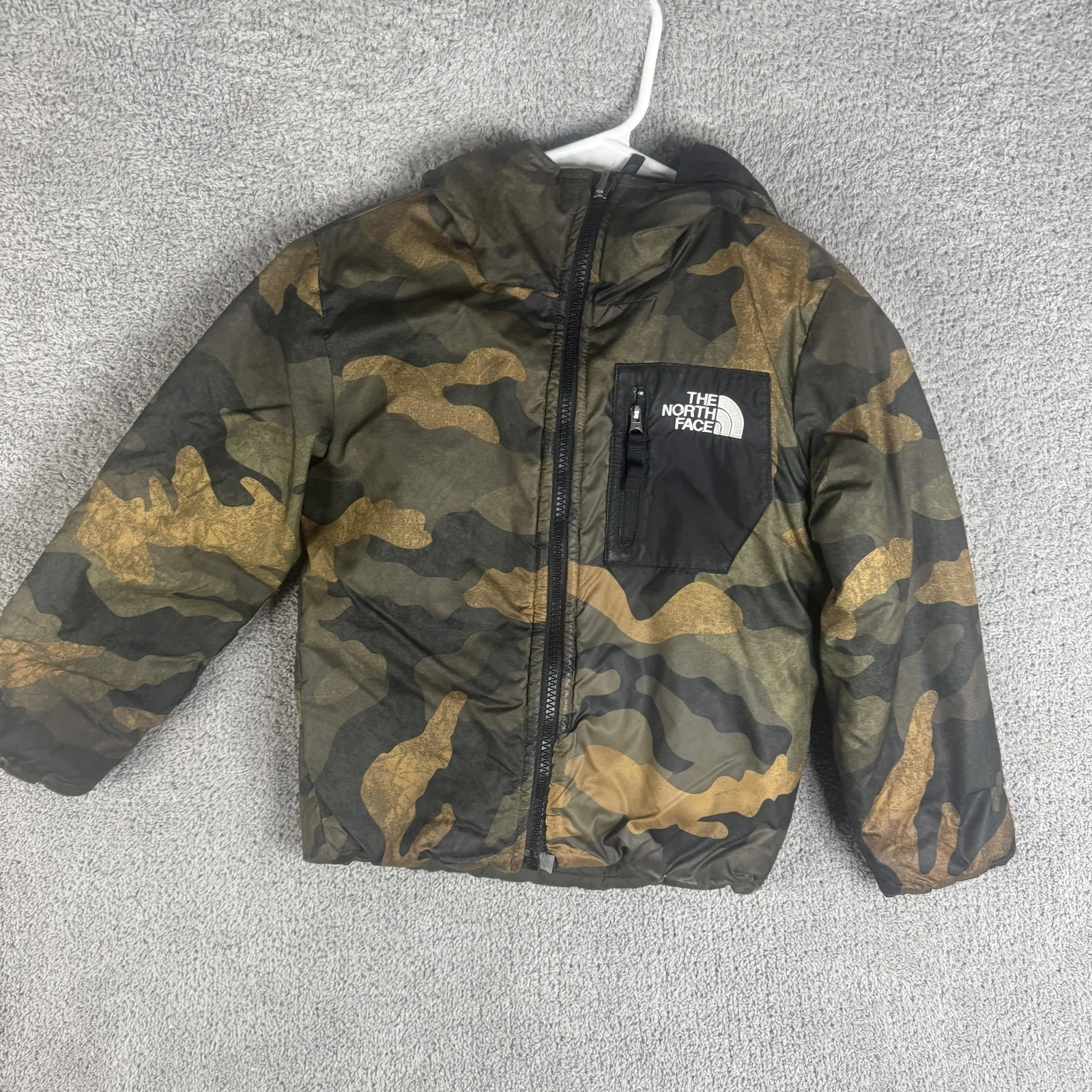 The North Face Jacket Kids 5 Green Camo Reversible Hooded Puffer Warm Coat
Opens in a new window or