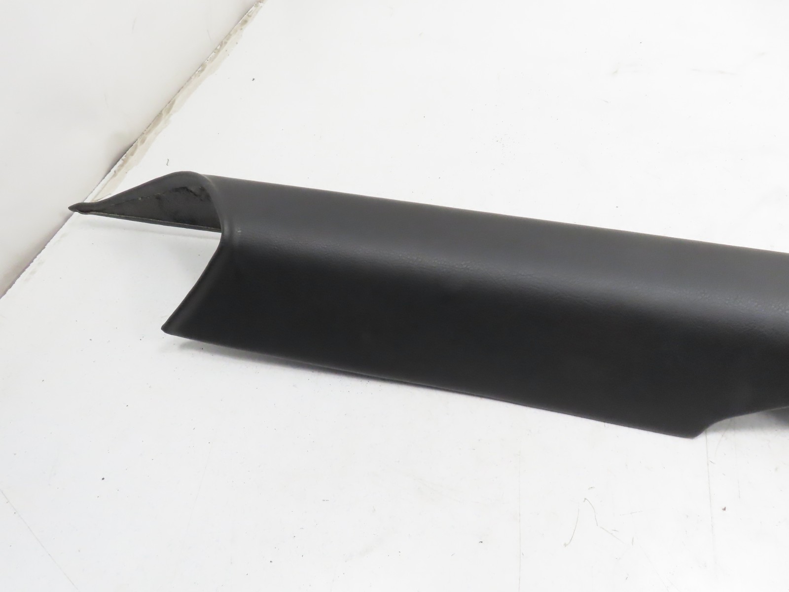 06 Lamborghini Gallardo #1310 Trim A-Pillar Vent Window Panel Cover Big RH 40086
