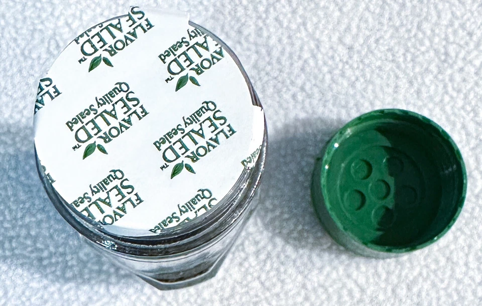 McCormick Gourmet THAI BASIL New SEALED Spice Glass Jar 0.62 Oz. BB July 2023 - Image 2 of 4