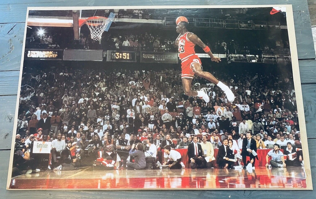 Michael Jordan - Dunk Poster