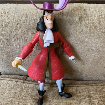 Disney Capitan Hook  With Hat And A Dagger, missing a sword Pre-owned