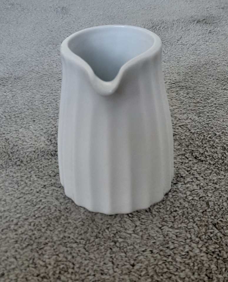 Ceramic Ribbed White Milk Cream Sauce Jug Gravy Custard Serving