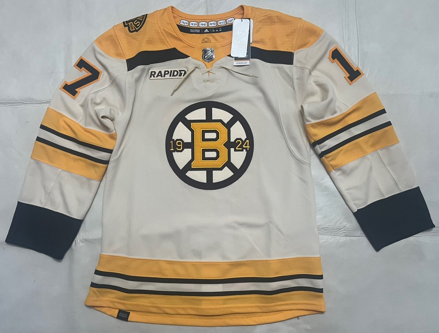 BOSTON BRUINS #17 MILAN LUCIC SIZE 44 JERSEY ADIDAS CENTENNIAL NHL HOCKEY NEW