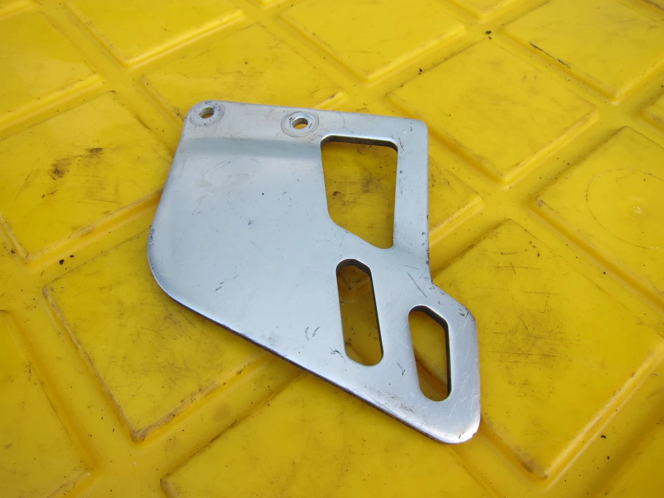 Yamaha FZR400 1989 OEM JUEGO TRASERO DERECHO CUBIERTA DE PROTECTOR DE TALÓN Foto 4 de 4