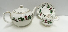 A Cup of Christmas Tea TEAPOT & CUP & SAUCER Fine Bone China Waldman Hegg 1991