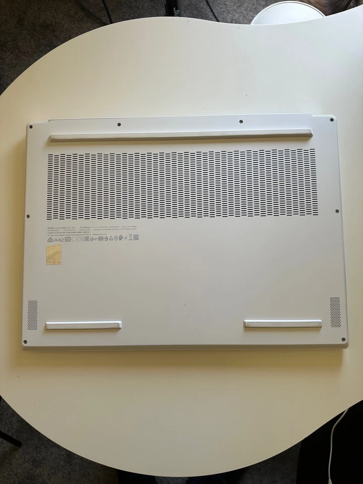 Lenovo Legion 7i Gen 9 16" i9-14900HX RTX 4070 32GB RAM 1TB SSD Gaming Laptop - image 3 of 4