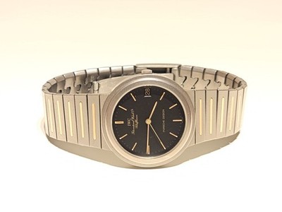 VINTAGE SWISS 32mm TITANIUM AND 18K GOLD QUARTZ MEN'S WATCH''IWC'' PORSCHE DESIGN