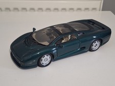 1/18 Scale Maisto Jaguar Xj220 Green Diecast Model Toy Car Cracked Windscreen