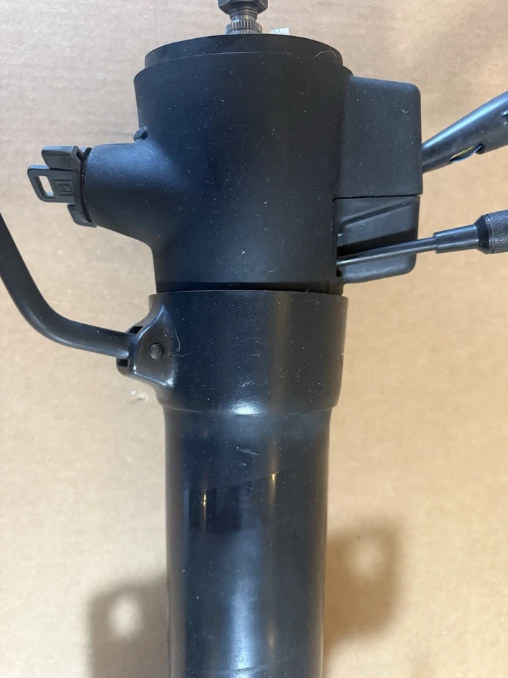 88-94 Chevy GMC Truck Auto Tilt Steering Column Key GM OEM - Image 4 of 4