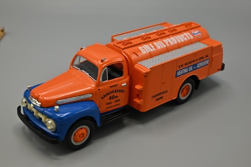 First Gear Gulf Oil Mathews 1951 Ford F-6 Fuel Tanker 18-1764 1:34 NEW - Picture 13 of 23