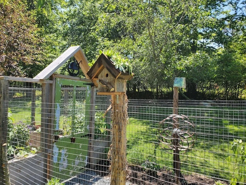 Rustic Hanging Wood Birdhouse & Planter – Reclaimed Barn Wood – Garden Decor - Image 2 of 4