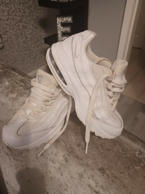 NIKE AIR MAX 95 TRIPLE WHITE TRAINERS,SZ-1.5 UK,EURO-33.5,VGC | eBay