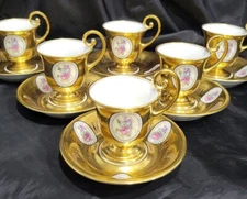 VINTAGE BOHEMIA GOLD GILT  DEMITASSE 6 CUPS &6 SAUCERS SET HP ROSES STUNNING 😍 