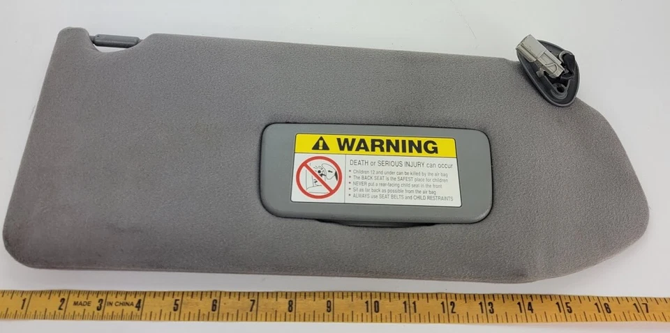 Honda Odyssey 2001 parasol lado del pasajero gris con espejo retrovisor  Foto 2 de 4