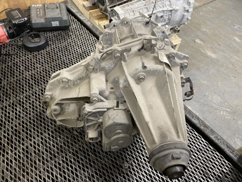 Conjunto de caja de transferencia Suzuki Equator 2009-2013 OEM Foto 4 de 4