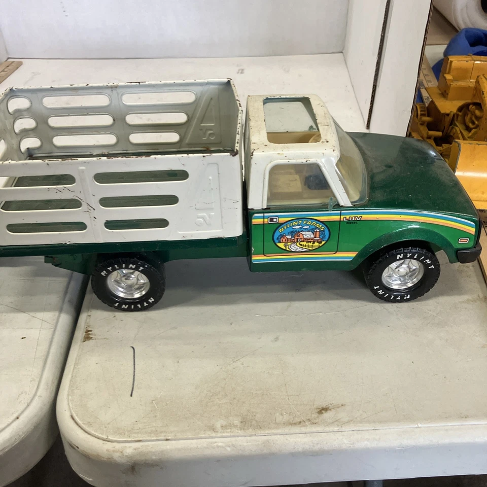 Vintage NyLint 1980s Pressed Metal Chevrolet Chevy Luv Diesel Toy Truck Trailer - Image 3 of 4