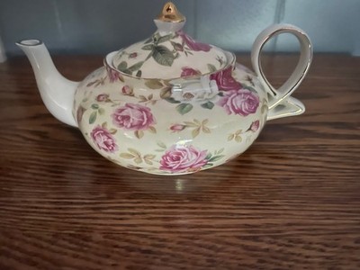Gracie China by Coastline Imports 2-Piece Porcelain Teapot w/Lid, Rose Chintz