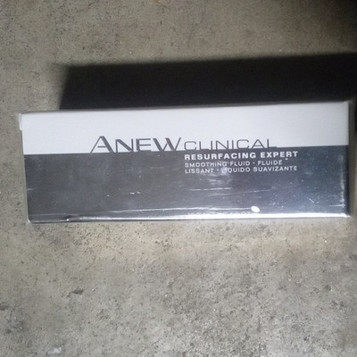 Avon ANEW Clinical Resurfacing Serum for Face, Age-Defying Smoothing Fluid