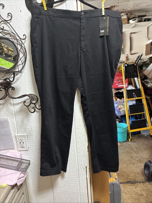 Lee Women’s  Size 22 Mid Rise Straight Leg Solid Black,  Size 22 New With Tags