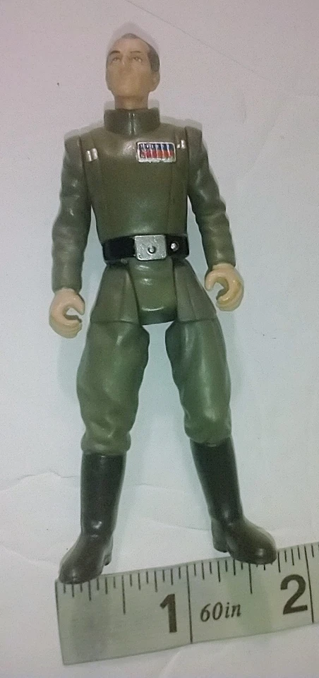 Figura de acción suelta Star Wars Power of the Force General Tarkin 1997  Foto 3 de 4
