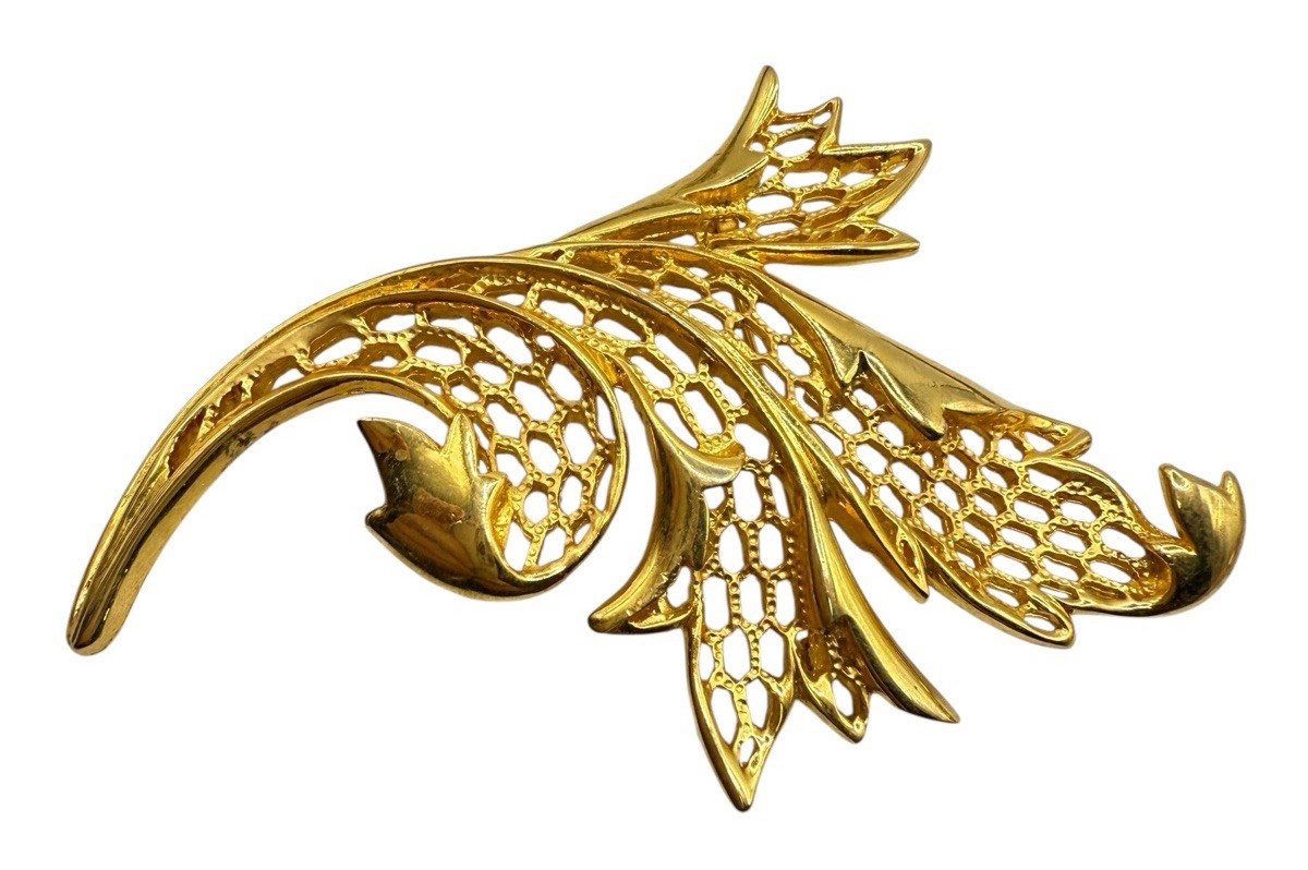 Vintage Large Perforated Leaf Statement Autumn Br… - image 3