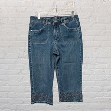 Gloria Vanderbilt Women's Floral Embroidered Capri Jeans Knee Length Size 10