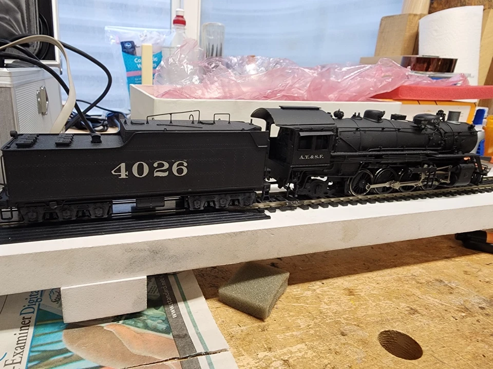 HO Sunset Santa Fe 2-8-2 Brass Locomotive Factory Painted 50.00 off!! — 第 2/4 张图片