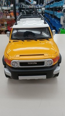 AUTOart Toyota FJ Cruiser Yellow 1:18 Diecast Model Car 78857