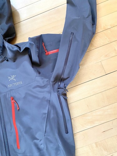 Arc'teryx Alpha SV Jacket (Medium) - Gem