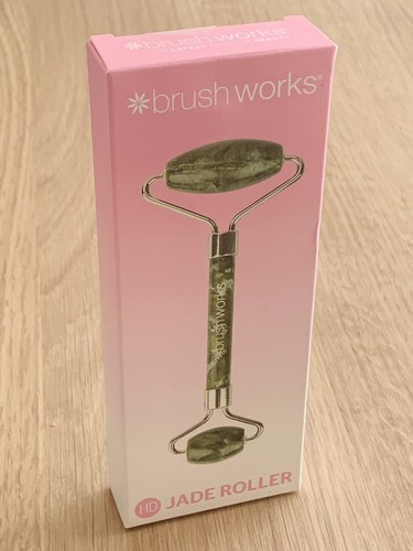 Brushworks HD Jade Facial Roller - Brand New In Sealed Box - Picture 2 of 4