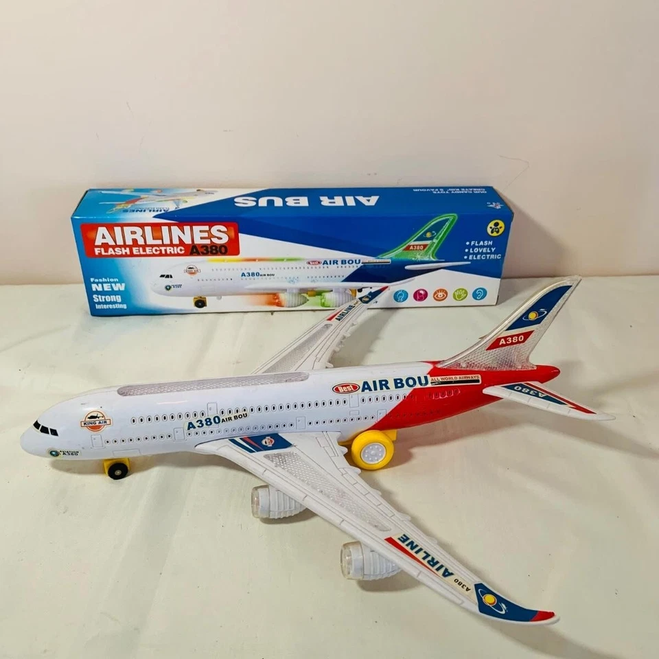 Винтажный коммерческий самолет со складной посадкой Airbus A320, 4 самолета - Изображение 4 из 4