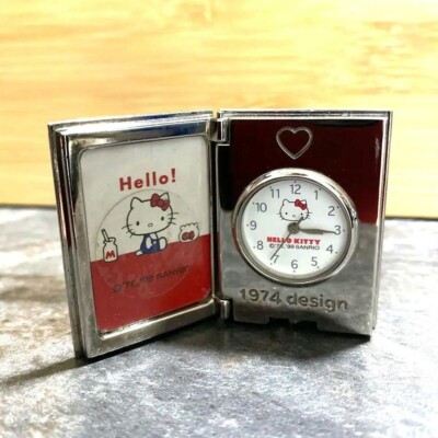 Vintage Hello Kitty Tischuhr in Buchform 90er Retro 3 cm x 4 cm Silber Japan