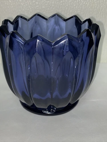 Fenton Glass Stunning Purple Bowl floral shaped 4" tall